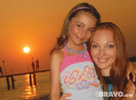 Իրինա Թովմասյանը դստեր` Մեգիի հետ