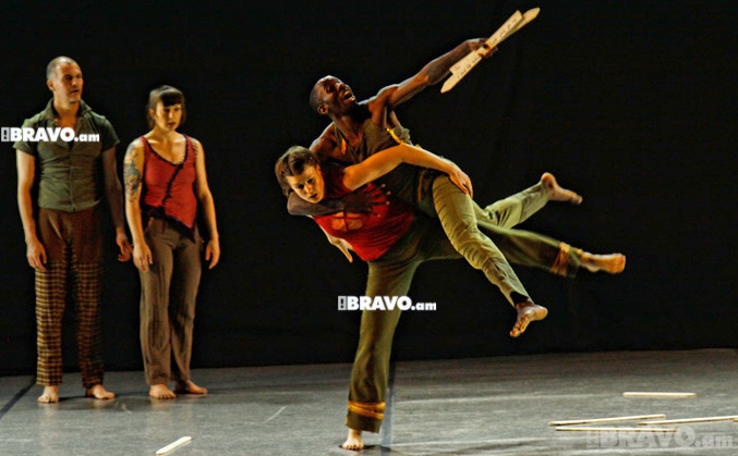 Դեյվիդ Դորֆմանի ամերիկյան ժամանակակից պարի թատրոնը Երեւանում է